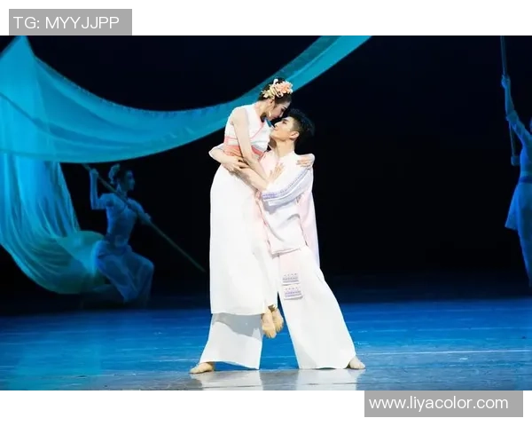 启明足球星音乐盛典：跨界融合的音乐彩虹点亮球场与舞台